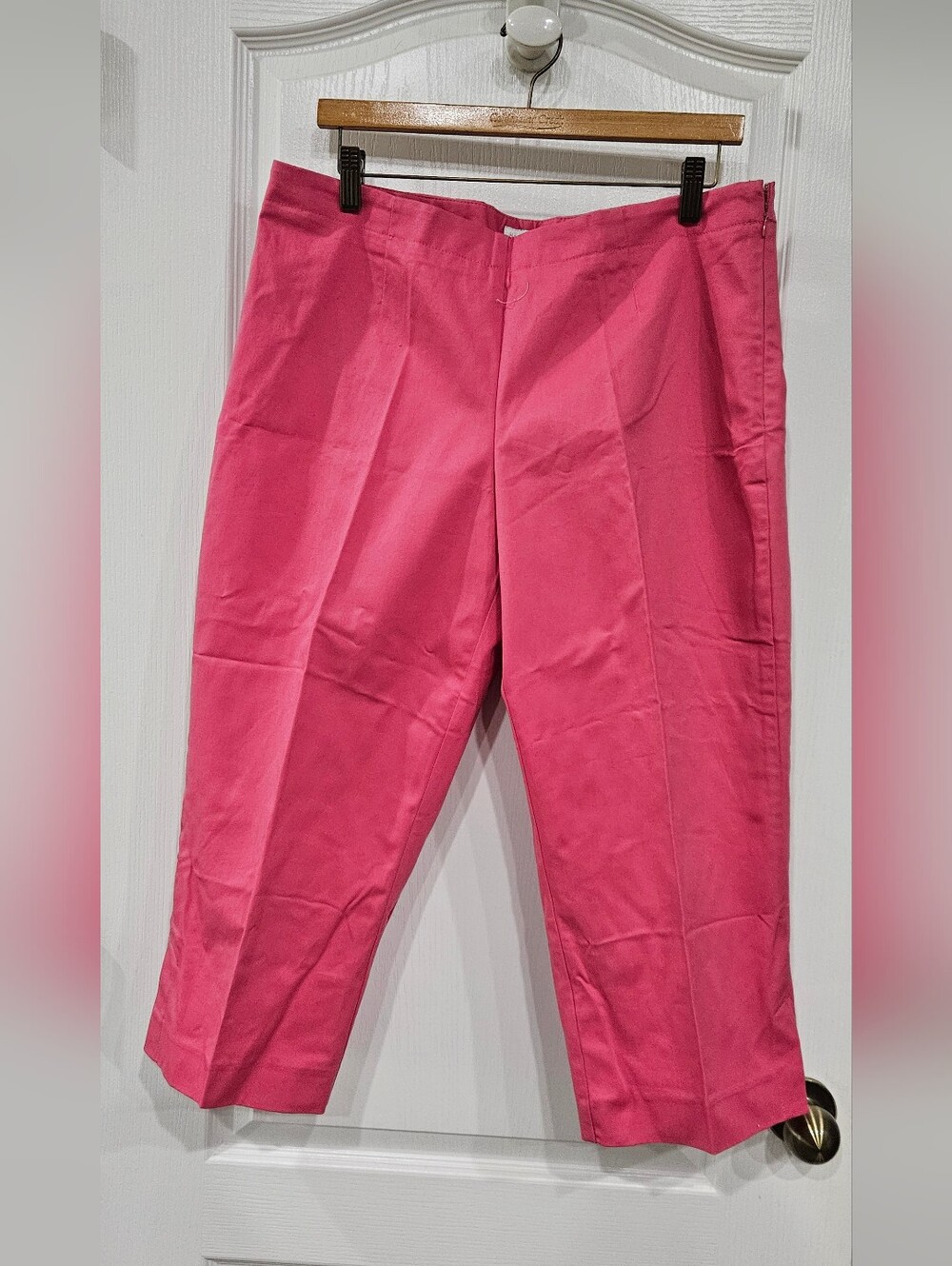 Liz Claiborne Hot Pink Cropped Pants